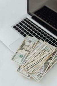 Is Online Income an Actual Possibility? Fact Versus Falsehood
